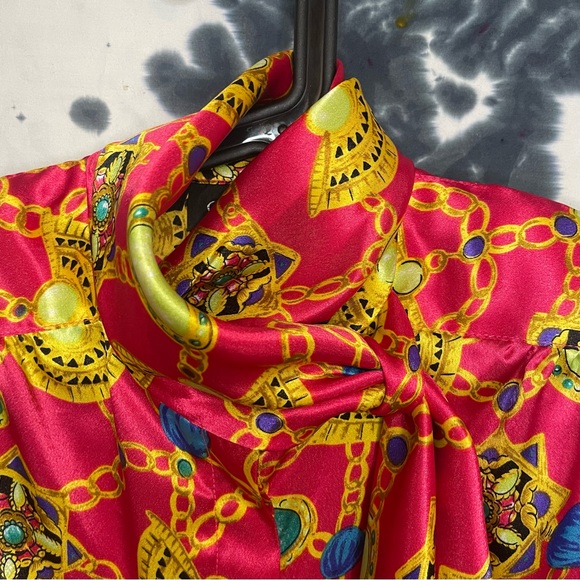 Vintage Gianna Gold Charm/Chain Pattern Mock Turtle Blouse - Picture 4 of 7